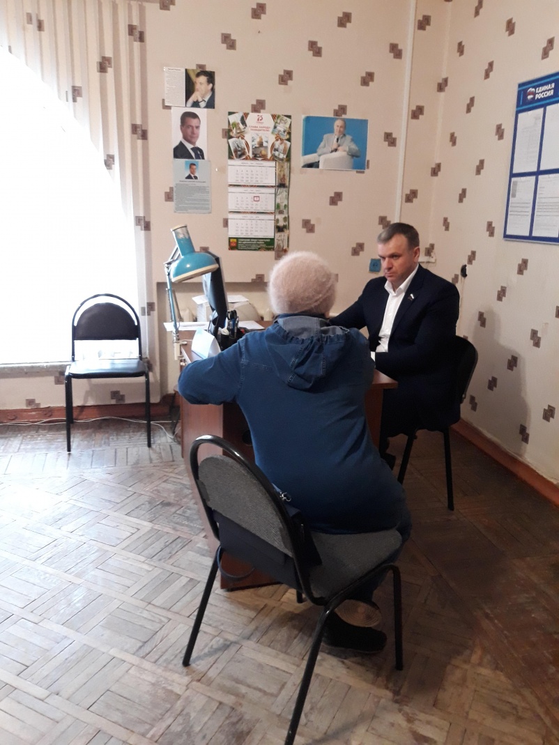 Депутат Тульской областной Думы провел личный прием Депутат Тульской областной Думы провел личный прием
